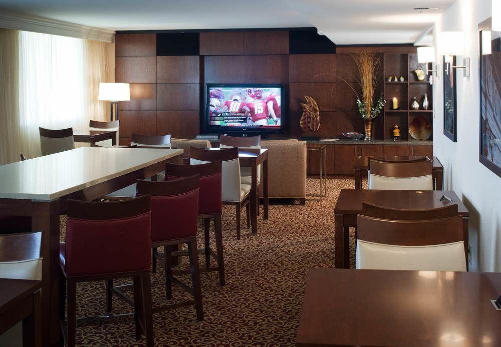 Готель Richmond Marriott Екстер'єр фото