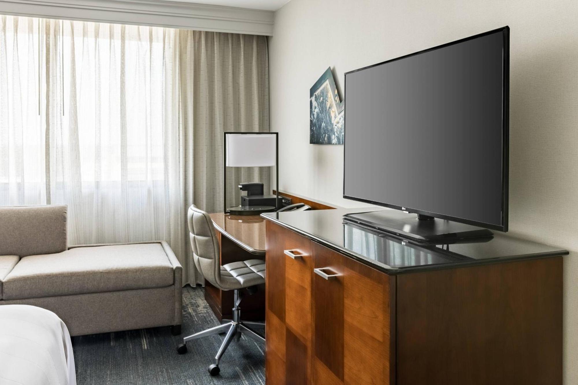 Готель Richmond Marriott Екстер'єр фото