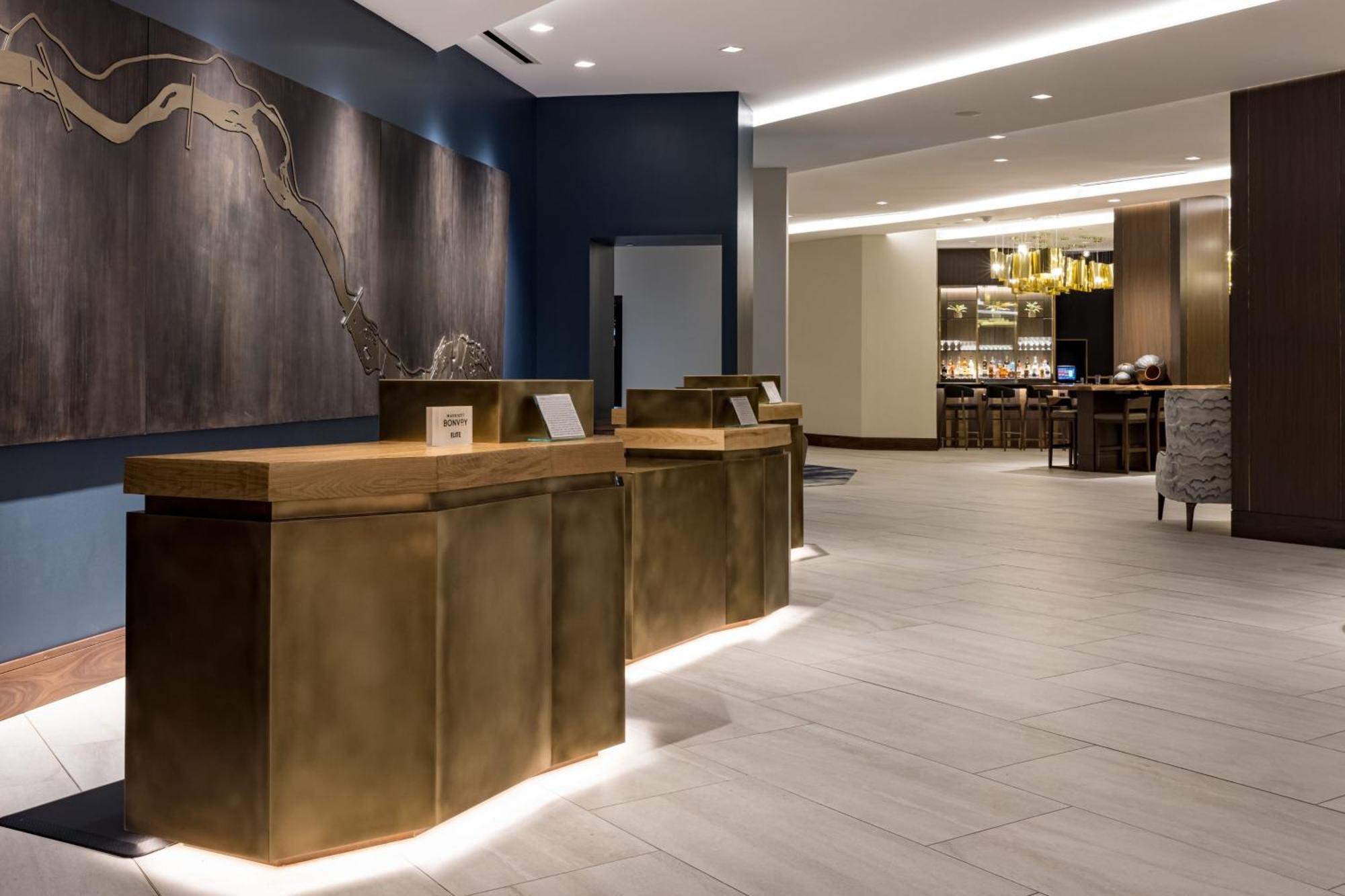 Готель Richmond Marriott Екстер'єр фото