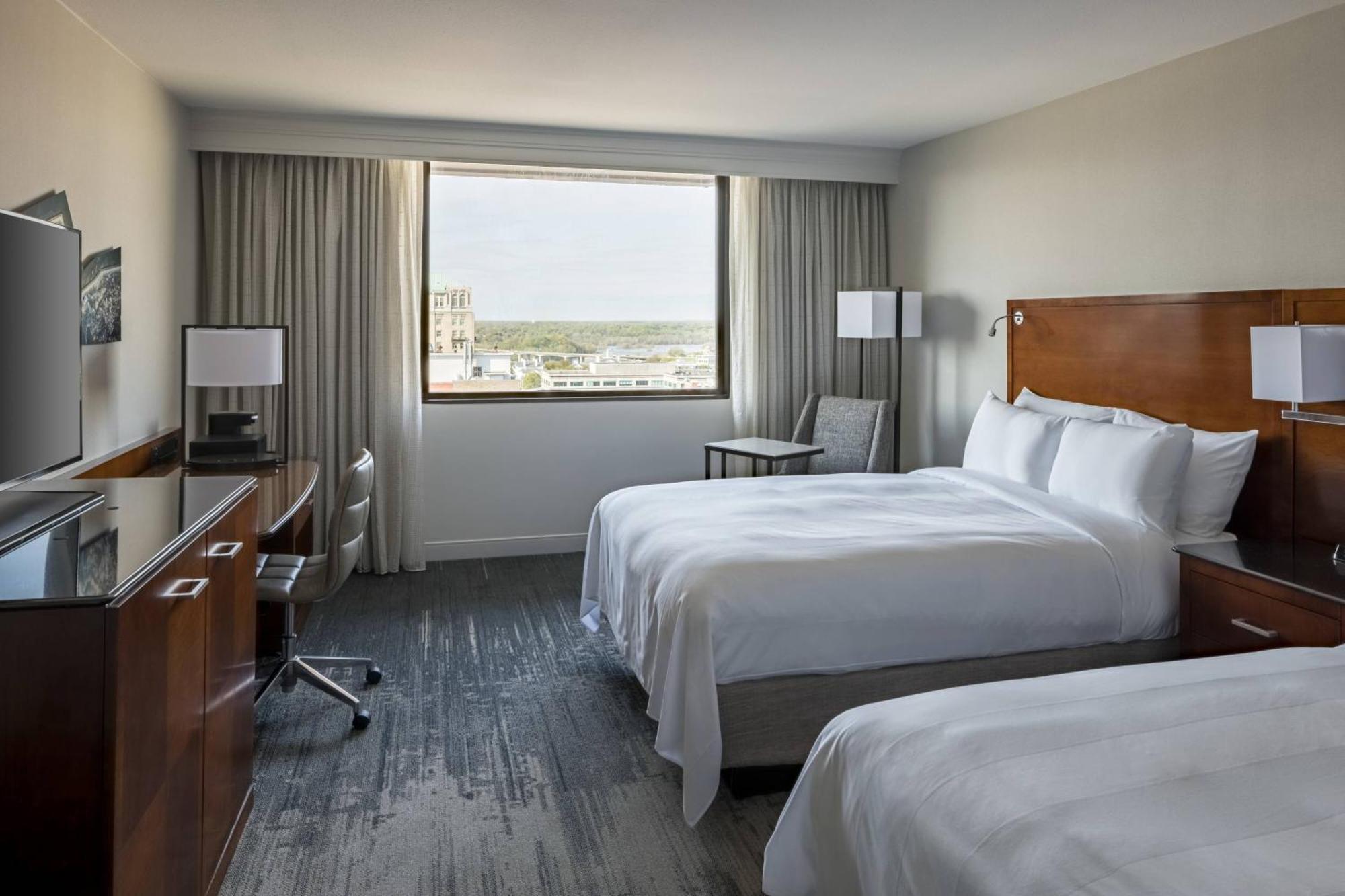 Готель Richmond Marriott Екстер'єр фото