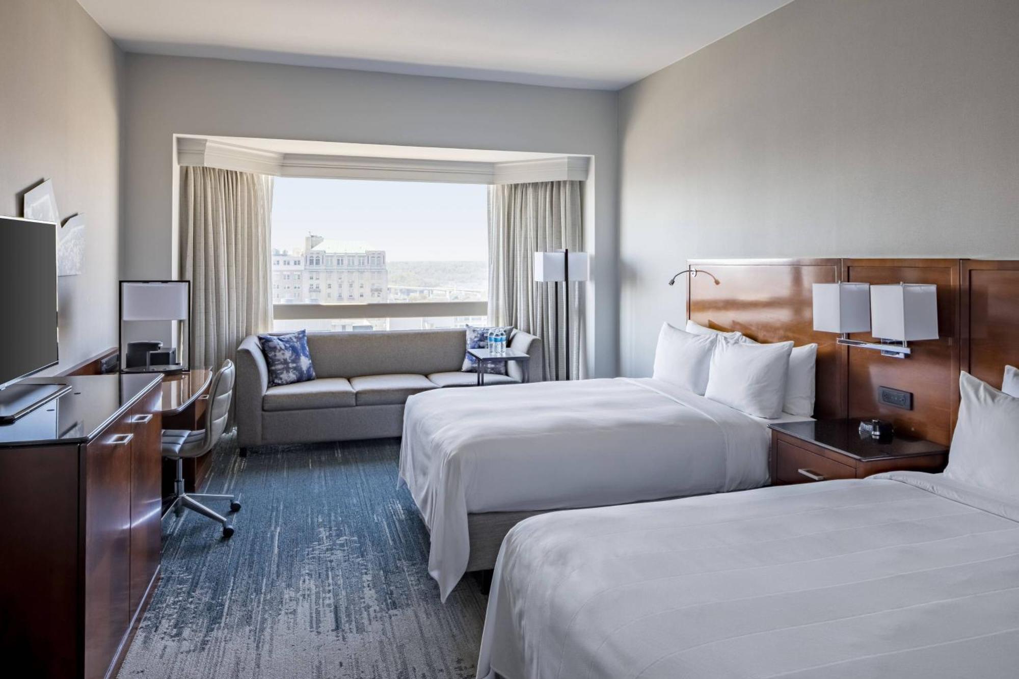 Готель Richmond Marriott Екстер'єр фото