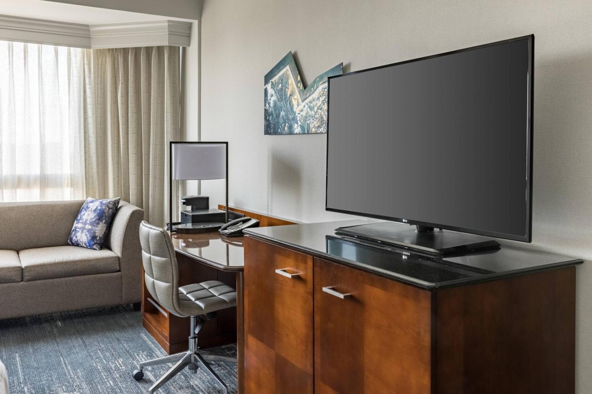 Готель Richmond Marriott Екстер'єр фото