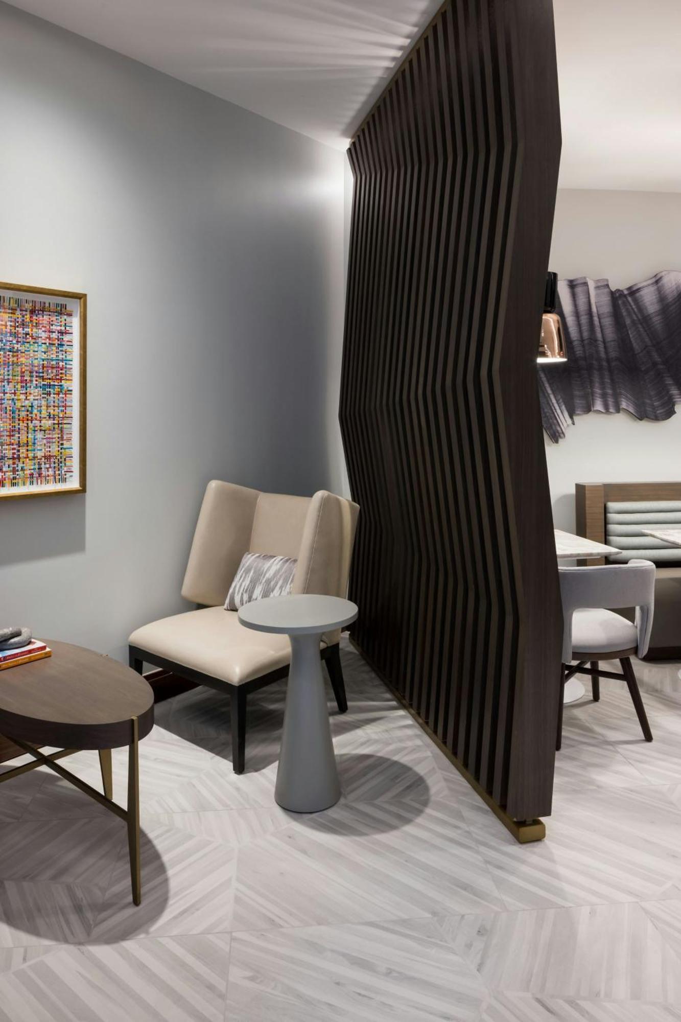 Готель Richmond Marriott Екстер'єр фото