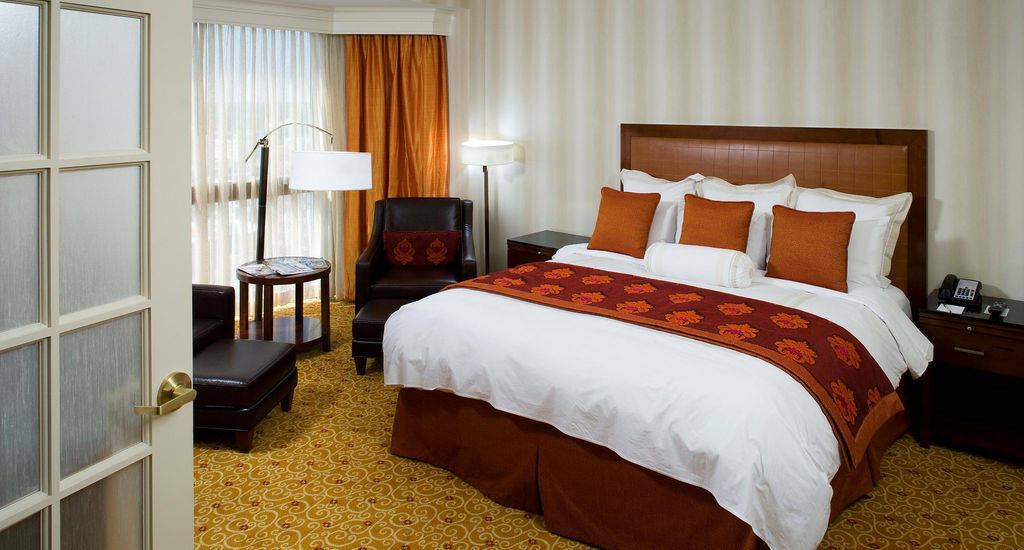 Готель Richmond Marriott Екстер'єр фото